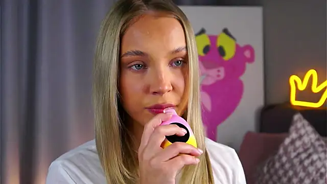 Snapshot of AftonConnett chatting on 8, 11, 2025 AftonConnett online show from 8, 11, 2025