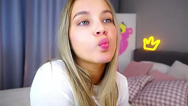 Snapshot of AftonConnett chatting on 14, 11, 2025 AftonConnett online show from 14, 11, 2025