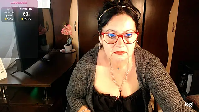 Snapshot of exymilf_ chatting on 2, 12, 2025 exymilf online show from 2, 12, 2025