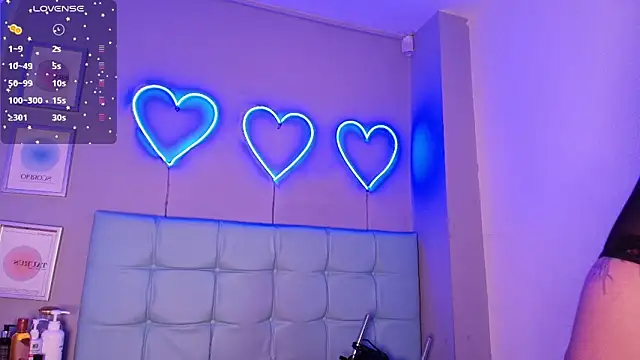 Lizzie-Evans online show from 5, 2, 2025