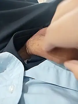 Snapshot of ptrz990 chatting on 29, 11, 2025 ptrz990 online show from 29, 11, 2025