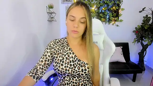 Snapshot of Sara_lopez_28 chatting on 24, 1, 2025 Sara lopez 28 online show from 24, 1, 2025