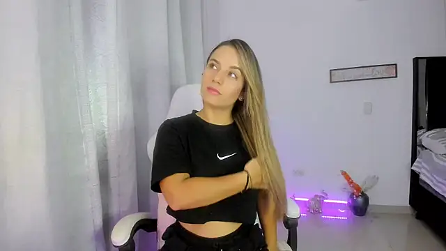 Snapshot of Sara_lopez_28 chatting on 28, 2, 2025 Sara lopez 28 online show from 28, 2, 2025