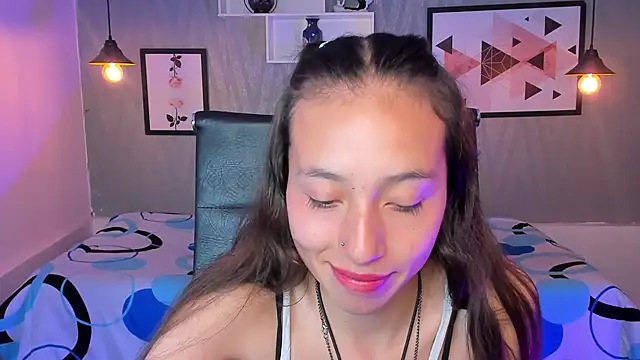 Snapshot of Valeria_roussi chatting on 18, 12, 2024 Valeria roussi online show from 18, 12, 2024