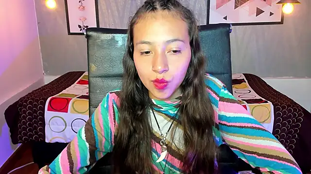 Snapshot of Valeria_roussi chatting on 20, 12, 2024 Valeria roussi online show from 20, 12, 2024