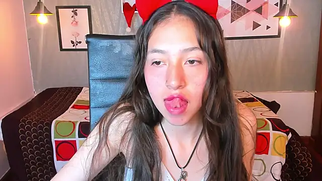 Snapshot of Valeria_roussi chatting on 23, 12, 2024 Valeria roussi online show from 23, 12, 2024