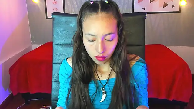 Snapshot of Valeria_roussi chatting on 27, 12, 2024 Valeria roussi online show from 27, 12, 2024