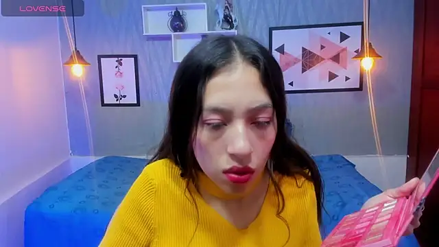 Snapshot of Valeria_roussi chatting on 9, 10, 2025 Valeria roussi online show from 9, 10, 2025