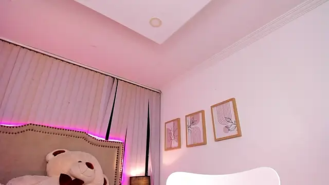 Valentina Se online show from 4, 3, 2025