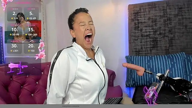 Snapshot of sharoncute1 chatting on 25, 11, 2025 sharoncute1 online show from 25, 11, 2025