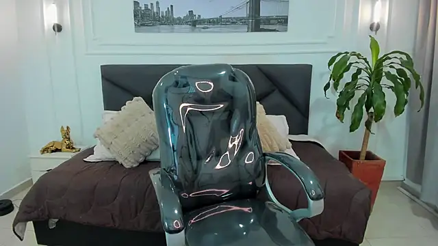 Snapshot of Damian23__ chatting on 18, 11, 2025 Damian23 online show from 18, 11, 2025