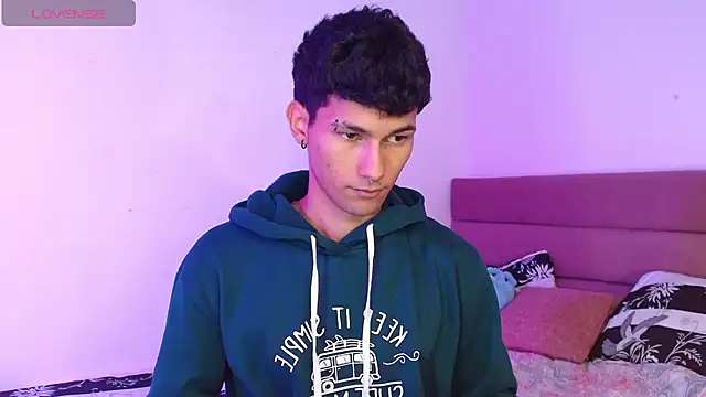 Snapshot of Alexx_tc chatting on 15, 11, 2025 Alexx tc online show from 15, 11, 2025