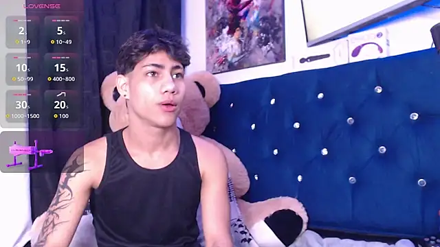 Snapshot of Sexys_Boys_Hot1 chatting on 31, 10, 2025 Sexys Boys Hot1 online show from 31, 10, 2025