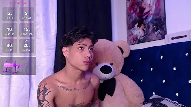 Snapshot of Sexys_Boys_Hot1 chatting on 14, 11, 2025 Sexys Boys Hot1 online show from 14, 11, 2025