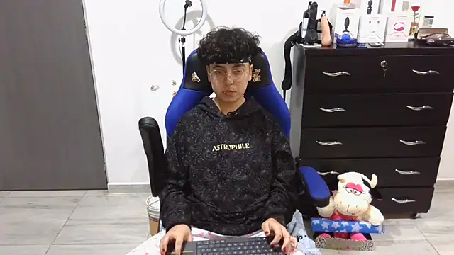 thomascooper7 online show from 13, 3, 2025