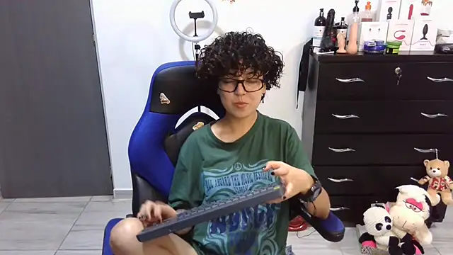 thomascooper7 online show from 8, 9, 2025