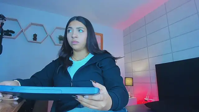 Christine Laam online show from 30, 10, 2025