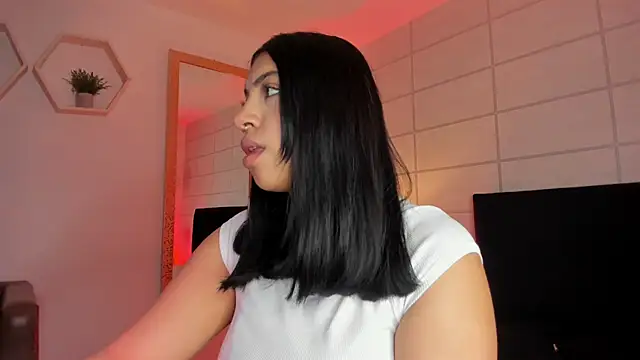 Christine Laam online show from 24, 11, 2025