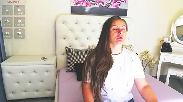 Snapshot of Ysabell01 chatting on 10, 9, 2025 Ysabell01 online show from 10, 9, 2025