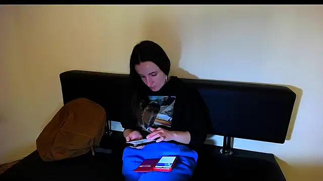 Snapshot of LaimaV_ chatting on 19, 12, 2024 LaimaV online show from 19, 12, 2024