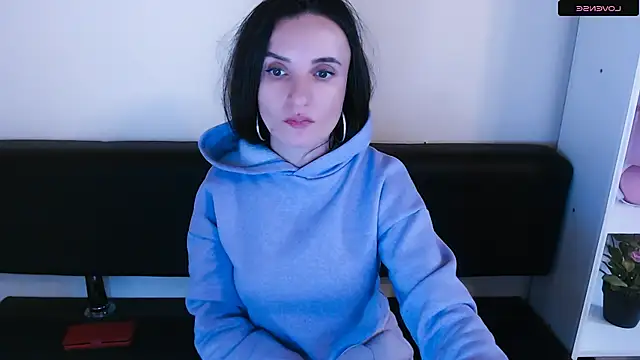 Snapshot of LaimaV_ chatting on 5, 1, 2025 LaimaV online show from 5, 1, 2025