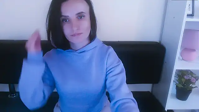 Snapshot of LaimaV_ chatting on 5, 1, 2025 LaimaV online show from 5, 1, 2025