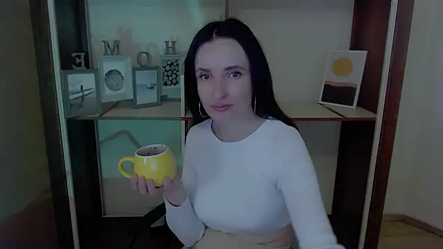 Snapshot of LaimaV_ chatting on 28, 9, 2025 LaimaV online show from 28, 9, 2025