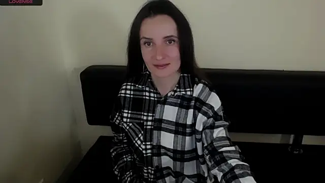 Snapshot of LaimaV_ chatting on 3, 10, 2025 LaimaV online show from 3, 10, 2025