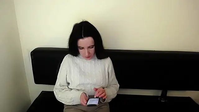 Snapshot of LaimaV_ chatting on 13, 10, 2025 LaimaV online show from 13, 10, 2025