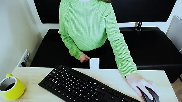 Snapshot of LaimaV_ chatting on 26, 10, 2025 LaimaV online show from 26, 10, 2025