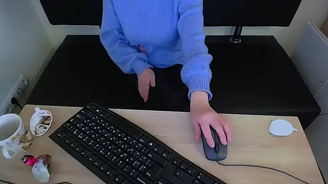 Snapshot of LaimaV_ chatting on 11, 11, 2025 LaimaV online show from 11, 11, 2025