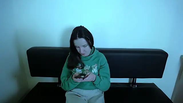 Snapshot of LaimaV_ chatting on 30, 11, 2025 LaimaV online show from 30, 11, 2025