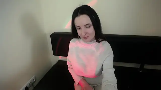 Snapshot of LaimaV_ chatting on 5, 12, 2025 LaimaV online show from 5, 12, 2025