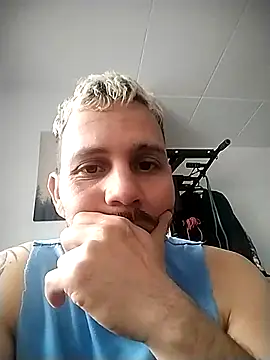 Snapshot of mikilod chatting on 3, 3, 2026 mikilod online show from 3, 3, 2026