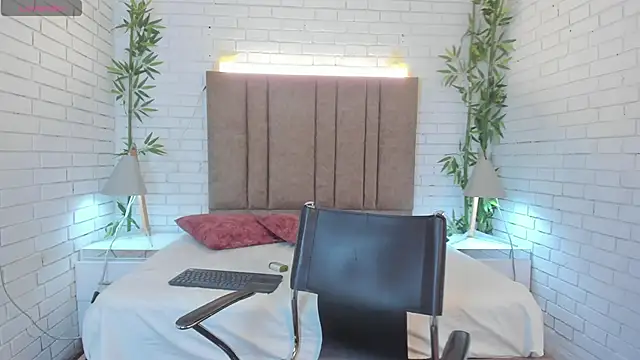 Snapshot of Caro_Garcia chatting on 7, 2, 2025 Caro Garcia online show from 7, 2, 2025