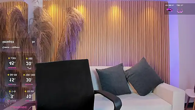 Snapshot of Caro_Garcia chatting on 17, 3, 2025 Caro Garcia online show from 17, 3, 2025