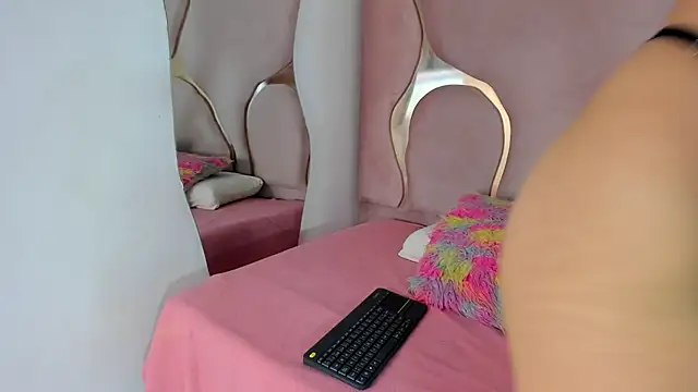 Snapshot of Sofia-candyht chatting on 5, 5, 2026 Sofia-candyht online show from 5, 5, 2026