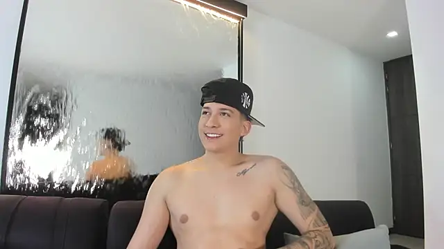 Snapshot of emmanuel_scor chatting on 9, 10, 2025 emmanuel scor online show from 9, 10, 2025