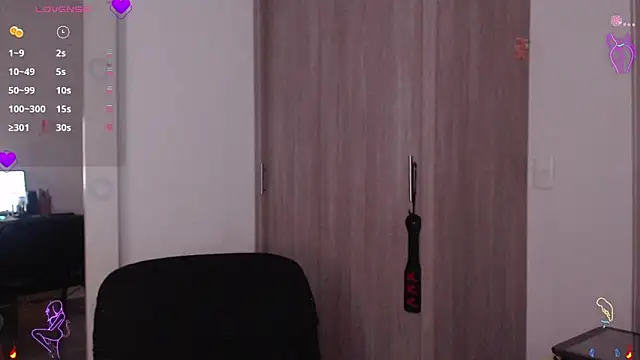 Snapshot of scarlett_diamond11 chatting on 11, 11, 2025 scarlett diamond11 online show from 11, 11, 2025