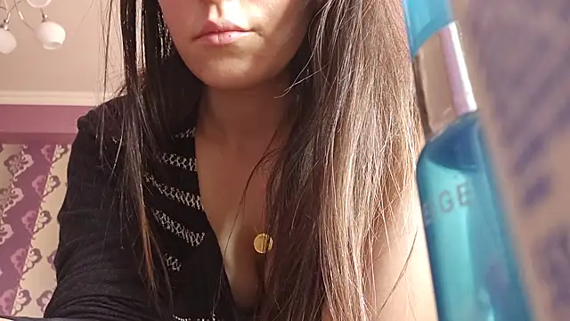 AlejandraDelaney online show from 17, 12, 2024