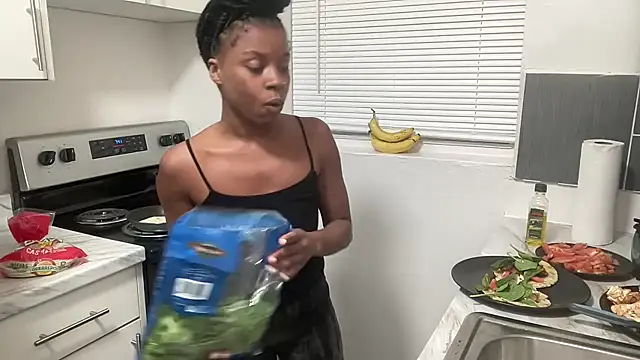 Snapshot of miamiworld chatting on 21, 3, 2025 miamiworld online show from 21, 3, 2025