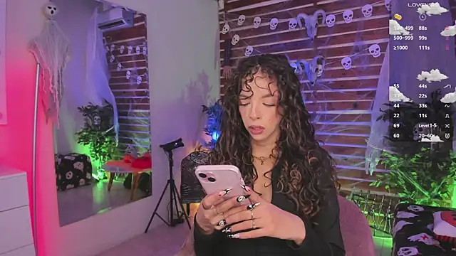 Sapphire Venuss online show from 20, 10, 2025