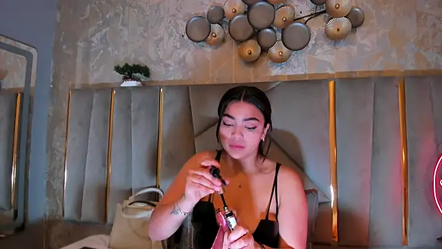 KimDevinne online show from 3, 10, 2025