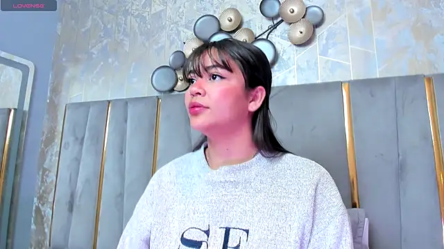 KimDevinne online show from 19, 12, 2025