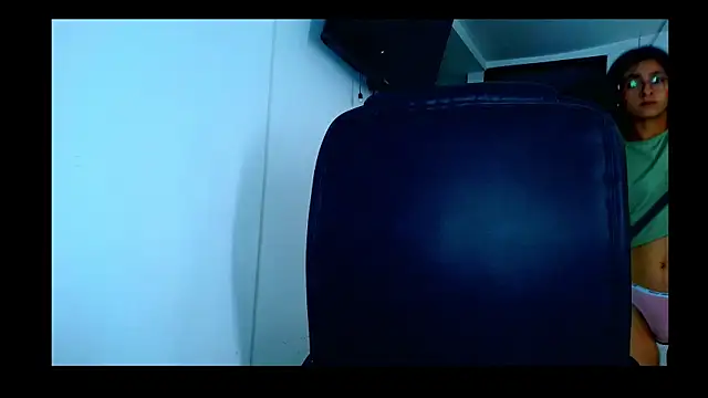 Snapshot of thedianakaro chatting on 15, 12, 2025 thedianakaro online show from 15, 12, 2025