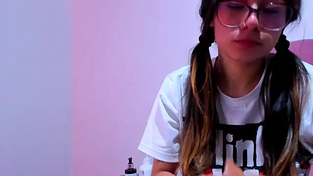 Snapshot of teffy_lee chatting on 10, 1, 2025 teffy lee online show from 10, 1, 2025