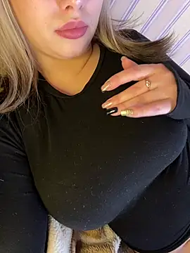 Snapshot of 69Laura696 chatting on 19, 12, 2024 69Laura696 online show from 19, 12, 2024