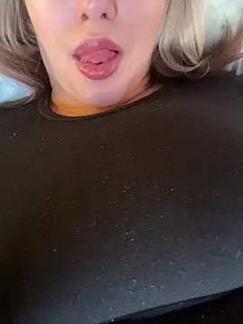 Snapshot of 69Laura696 chatting on 4, 1, 2025 69Laura696 online show from 4, 1, 2025