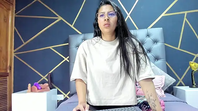 Snapshot of Luci_And_Sofi chatting on 18, 1, 2025 Luci And Sofi online show from 18, 1, 2025