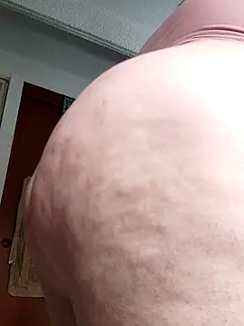 Snapshot of Chloee_ep chatting on 7, 3, 2025 Chloee ep online show from 7, 3, 2025